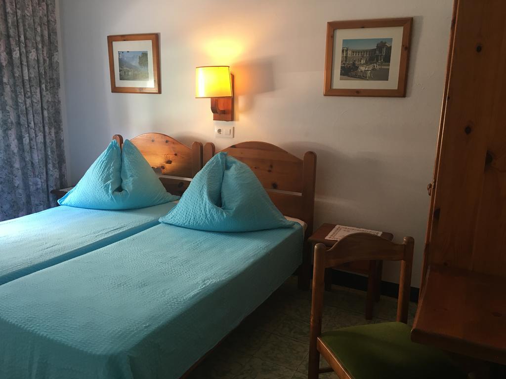 Pension Casa Austria Calella Extérieur photo